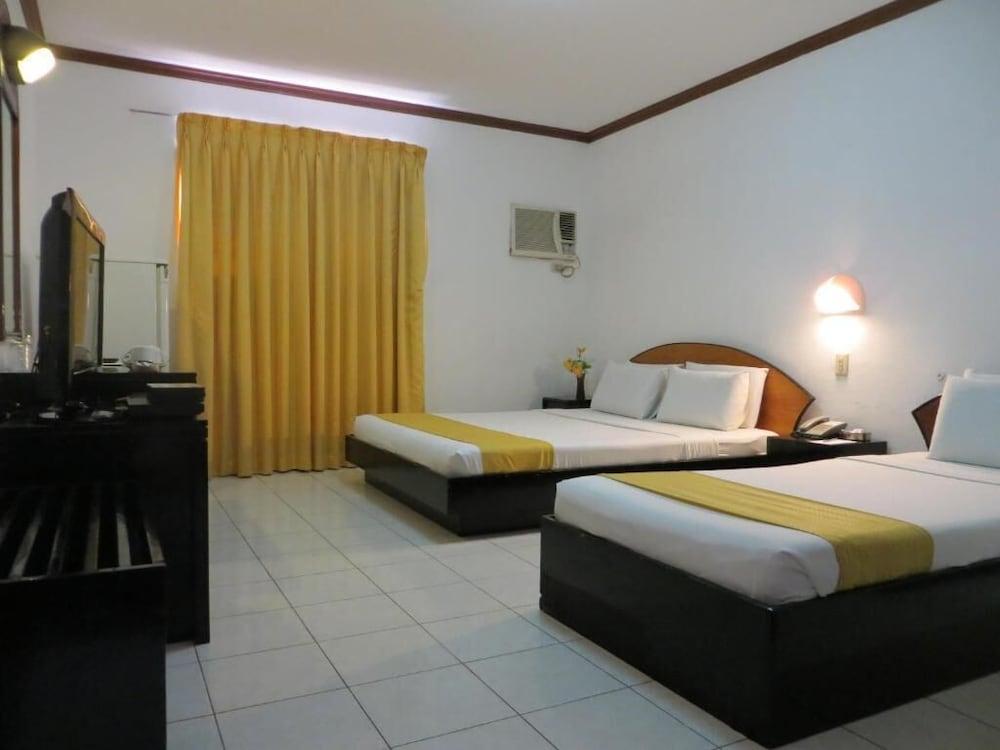 Paragon Suites Cebu Stadt Exterior foto