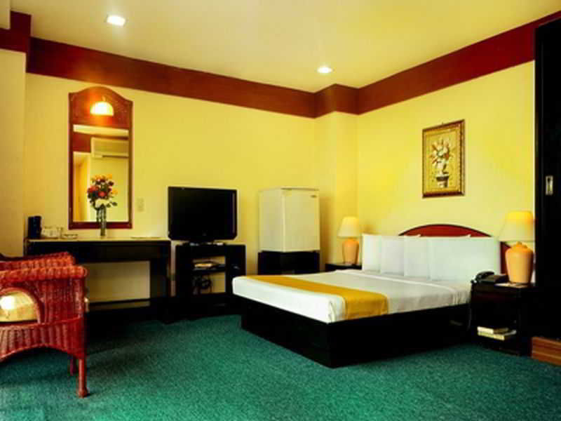 Paragon Suites Cebu Stadt Exterior foto