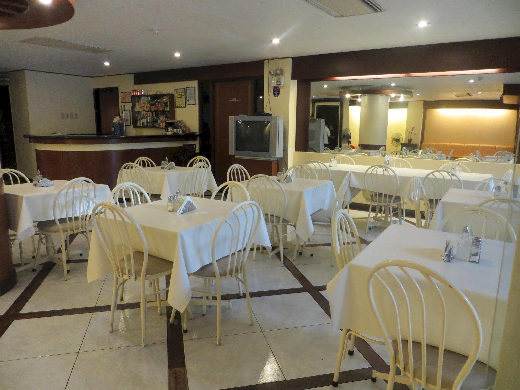 Paragon Suites Cebu Stadt Exterior foto