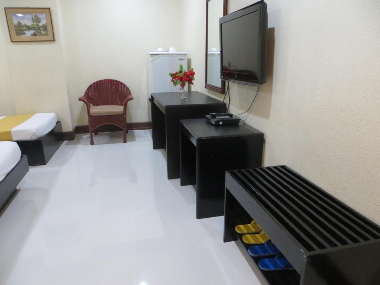 Paragon Suites Cebu Stadt Exterior foto
