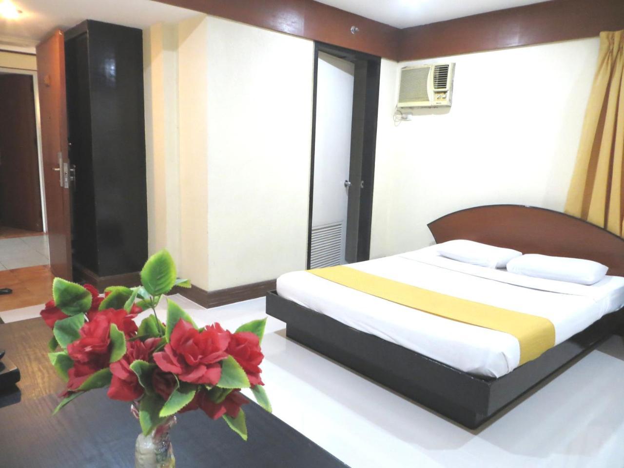 Paragon Suites Cebu Stadt Exterior foto
